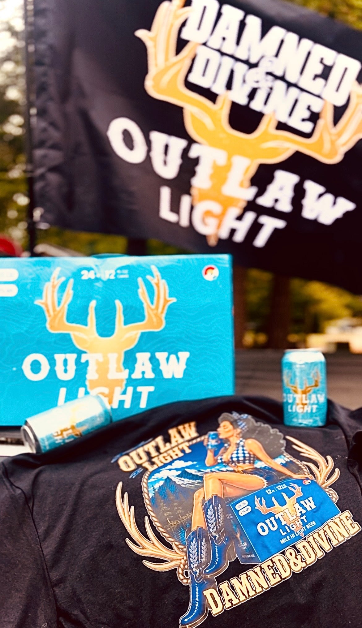 D&D X OUTLAW BEER PIN UP TEE