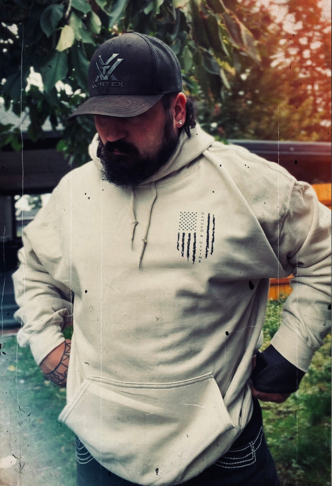 D&D FLAG HOODIE TAN