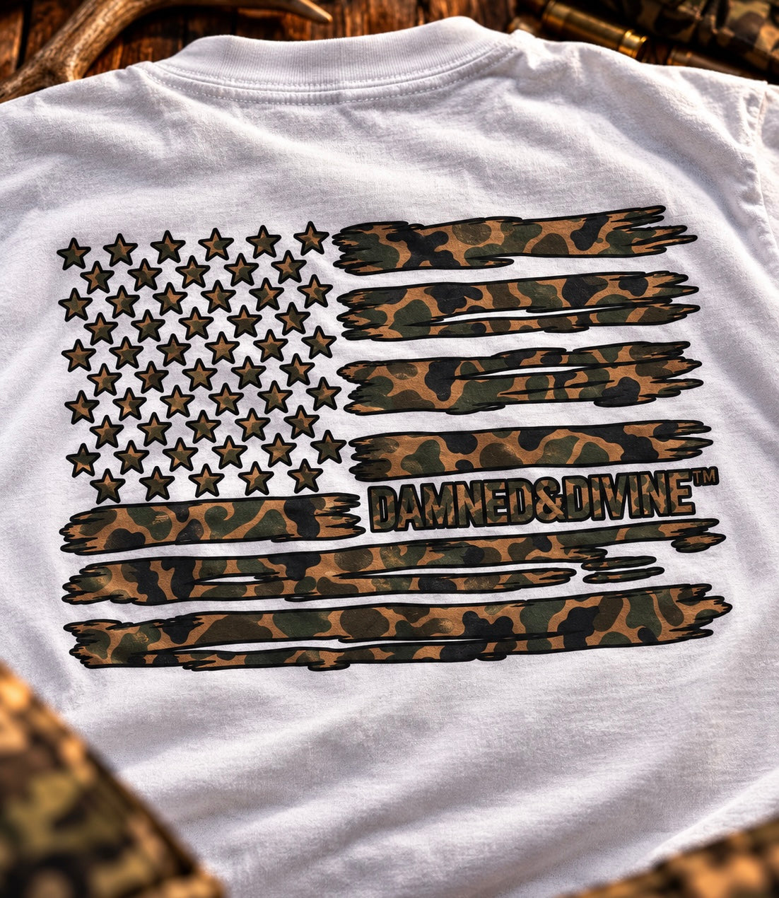 D&D DUCK CAMO FLAG TEE